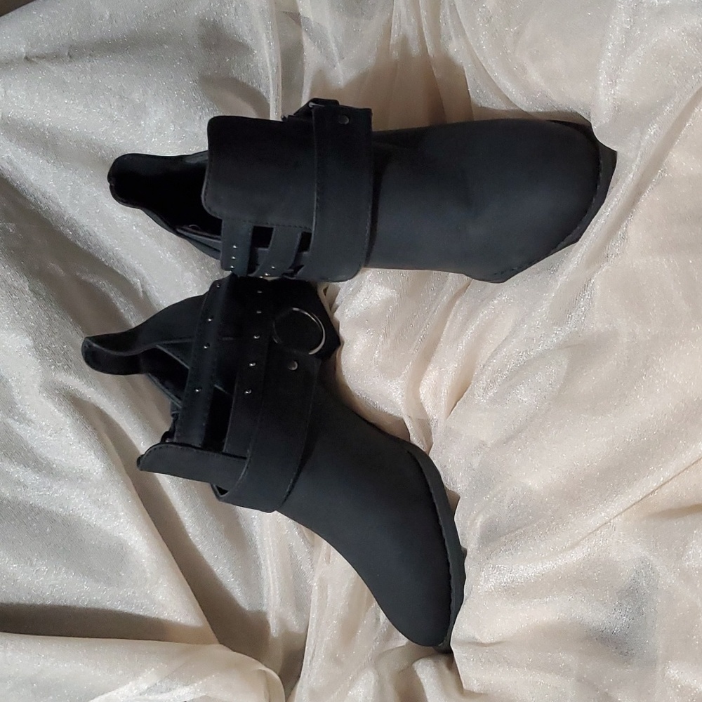 TINSTREE  BOOTIES WRAPPED BUCKLE